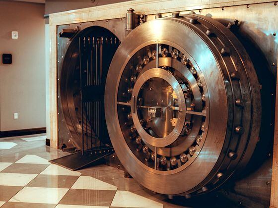 CDCROP: Bank vault (Unsplash)