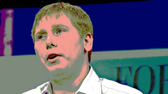 DCG CEO Barry Silbert  (Kevin Moloney/Fortune Brainstorm TECH/Flickr, modified by CoinDesk)