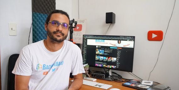 Havana-based Erich García Cruz runs the Bachecubano YouTube channel and its 22,000 subscribers. (Erich García Cruz)